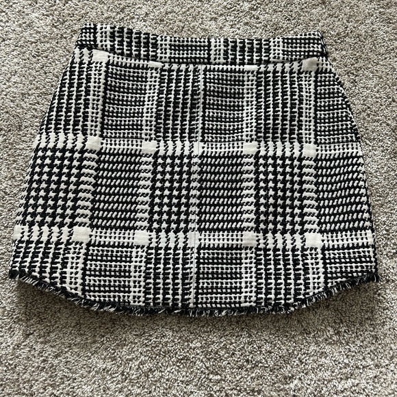 Cupcakes & Cashmere plaid mini skirt zip up black and white houndstooth pattern - Picture 13 of 13
